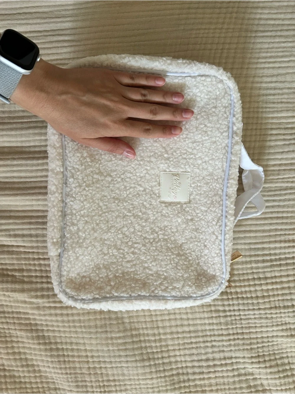Teddy bear toiletry/make up bag organizer